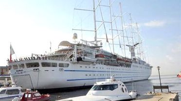Mersin'e İlk Kruvaziyer Gemisi Geldi