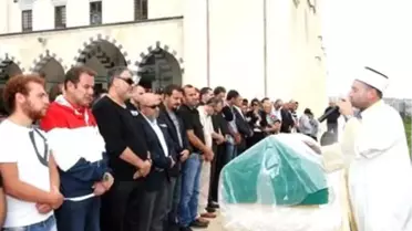 Senarist Metin Açıkgöz Son Yolculuğuna Uğurlandı
