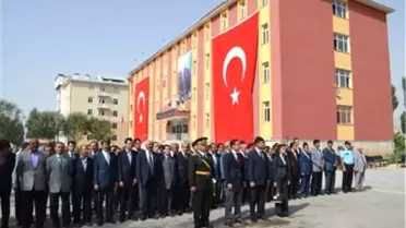 Çaldıran'da Zafer Bayramı Törenle Kutlandı