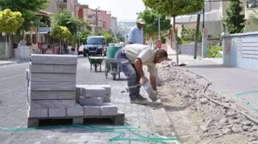Üniversite Caddesine Andezit Tretuvar Kaplama Döşeniyor