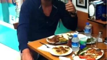 Bursaspor'un Golcüsü Pinto'nun Kebap Keyfi