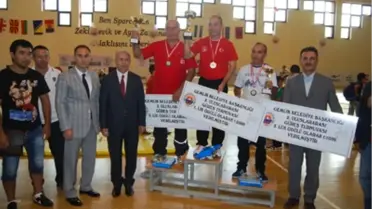 Güreş Şampiyonasında Galip Türkiye