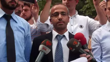 Amerikan Bayrağını Yakarken Kendini Yakıyordu