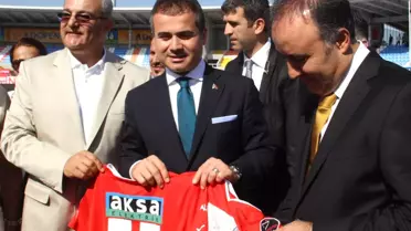 Gençlik ve Spor Bakanı Kılıç, Antalya'da