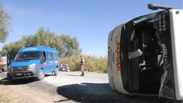 2 Midibüs Devrildi, 18 Kişi Yaralandı