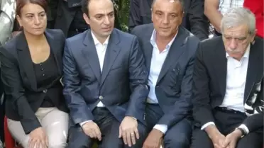 Sakık'ın Oğlunun Cenazesi Toprağa Verildi )