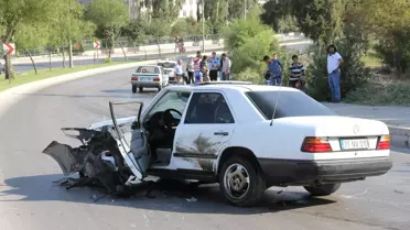 Adana'da Trafik Kazası: 3 Yaralı