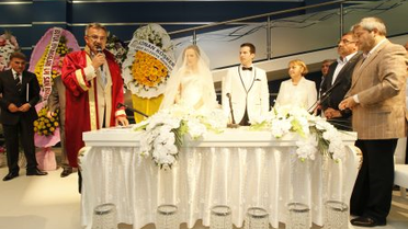 Özlem ile Ender'den Bir Ömürlük İmza