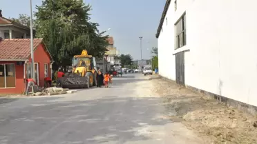 Maşukiye'de Kaldırım Düzenleme Çalışmaları Yapılıyor