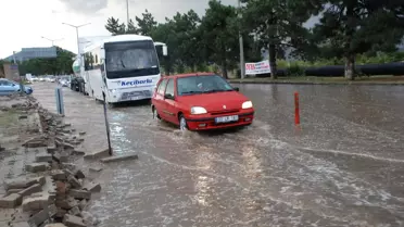 Isparta'da Yağış Hayatı Felç Etti