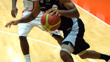 Tübat Turnuvası Banvit Galibiyeti ile Başladı