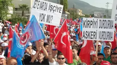 Bmc Fabrikası Önünde İşçi Eylemi