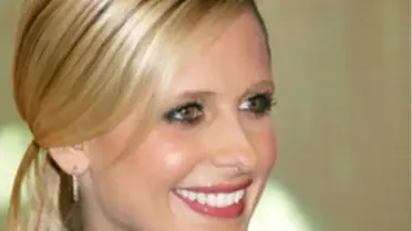 Sarah Michelle Gellar Anne Oldu