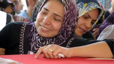 5 Aylık Hamile Şehit Eşi, Tabut Başında Nöbet Tuttu