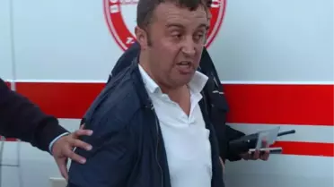 Kendisini Takip Eden Eşini, Sokakta Tekme Tokat Dövdü