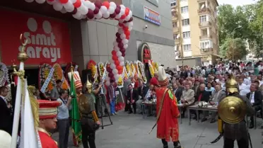 Simit Sarayı ve Kahve Diyarı'na Mehterli Açılış