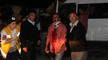 Çöp Kamyonu ile İşçi Servisi Çarpıştı