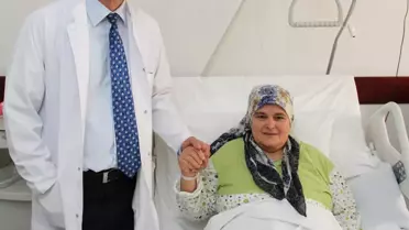 İzmir'de Hatice Vatansever Adlı Kadının Beş Aylık Hamile Karnı Büyüklüğündeki Kitlesi Kapalı...