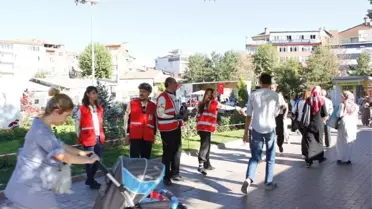 Kan Bağışı İçin Broşür Dağıttılar