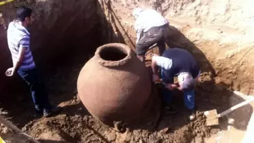 Karpuz Toplarken 'Bin Yıllık Küp' Buldu