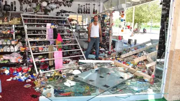 Alanya'da Hortum İş Yerlerine Zarar Verdi