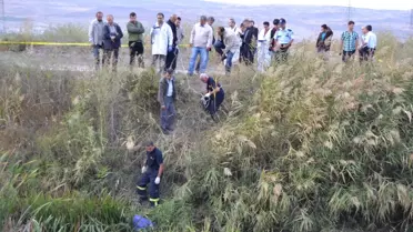 Kafasına Sıkıp Su Kanalına Attılar