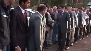 Demirtaş'tan AKP'li Beldeye Ziyaret