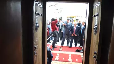 İhmal Camii İbadete Açıldı