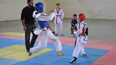 Yerköy'de Tekvandocular Dostluk Müsabakasına Çıktı