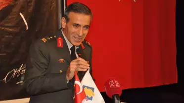 Final Dergisi Dershanesi'nden Mehmetçik Dershaneleri'ne Kitap Yardımı