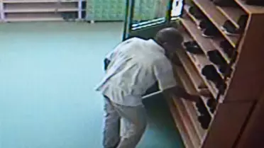 Camide Ayakkabı Çaldılar