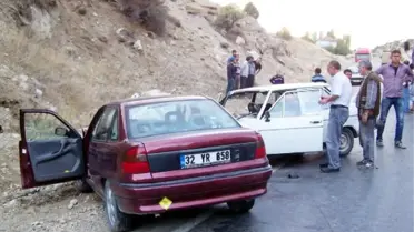 Korkuteli'nde Kaza: 5 Yaralı