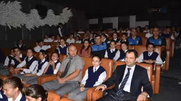Tarsus'ta Öğrencilerin Sinema Keyfi