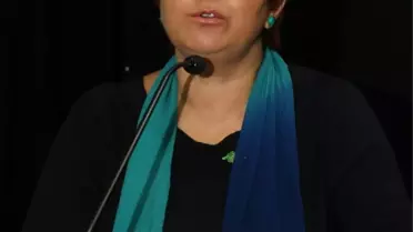 Yazarlar İzmir İçin Okuyor