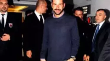 Ayağının Tozuyla Eğlenceye Koştu