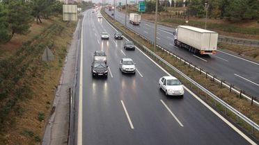 Tatilciler Yolları Doldurdu