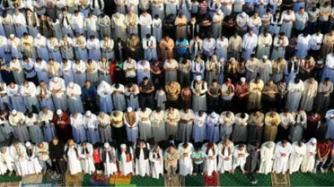 Pakistan'da Bayram Namazına Terör Önlemi
