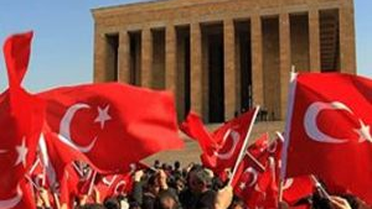 Birinci Meclis Önündeki Kutlamalar