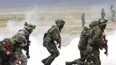 Esed'in Askerleri Türkiye'ye Sığındı