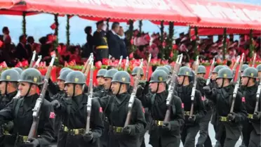 İzmir'de Protestolu Kutlama