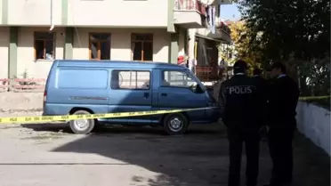 Otomobilin İçinde Kurşunla Öldürüldüler