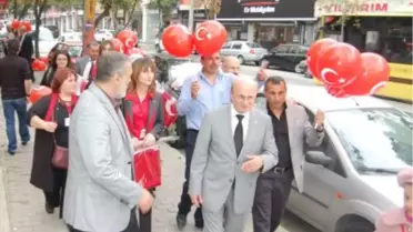 Yıldırım Bayrak ve Balonlarla Süslendi