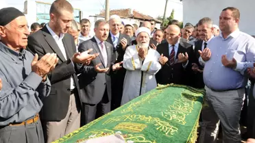 Halil Esendağ'ın Annesi Son Yolculuğuna Uğurlandı