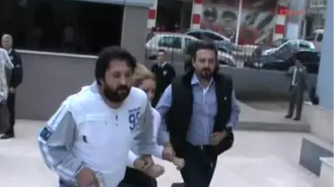 Bursa Polis Yaralayıp Kaçan Kadın Yakalanınca Bu Kez Eller Tetikte Emniyet'e Getirildi Polis...