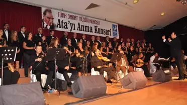 Aliağa, Atatürk'ü Sevdiği Şarkı ve Türkülerle Andı