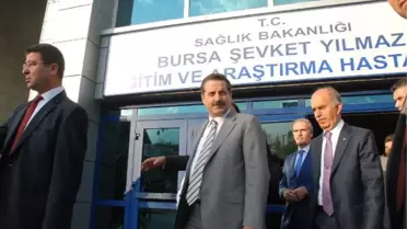 Bakan Çelik Bursa'daki Olaylarda Yaralanan Genç Hakkında Doktorlardan Bilgi Aldı