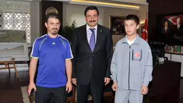 Şampiyondan Başkan Ak'a Ziyaret