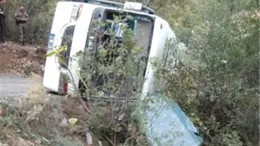 Kırşehir'de Midibüs Devrildi: 23 Yaralı