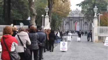 Atatürk, Dolmabahçe Sarayı'nda Saygıyla Anıldı