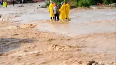 Yağmur, Mersin'de Hayatı Felç Etti